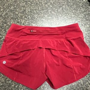 Red Lululemon Speed up Short 2.5 size 4